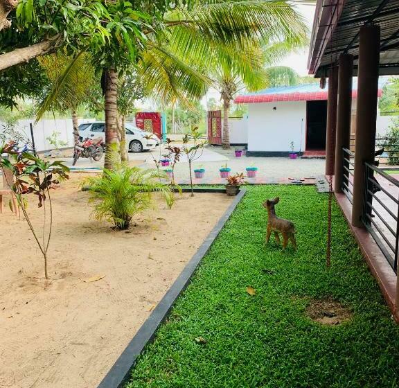 بنسيون Aaruthraa Villa