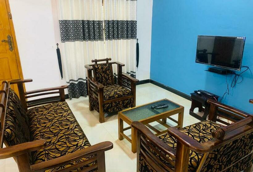 بنسيون Aaruthraa Villa