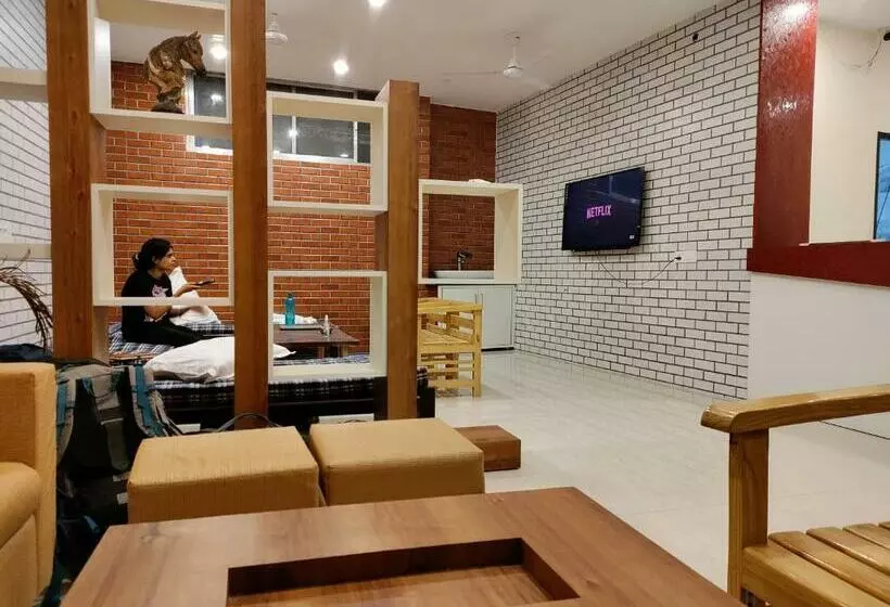 Tatsat Hostel