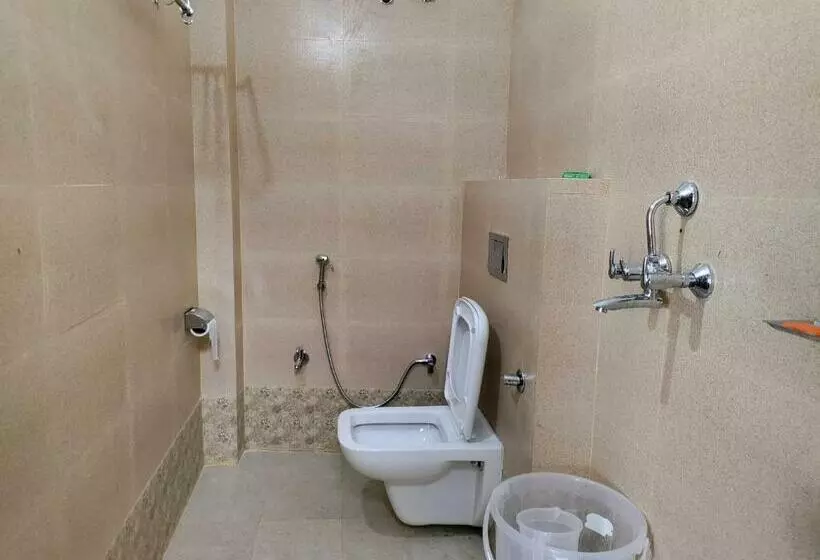 Tatsat Hostel