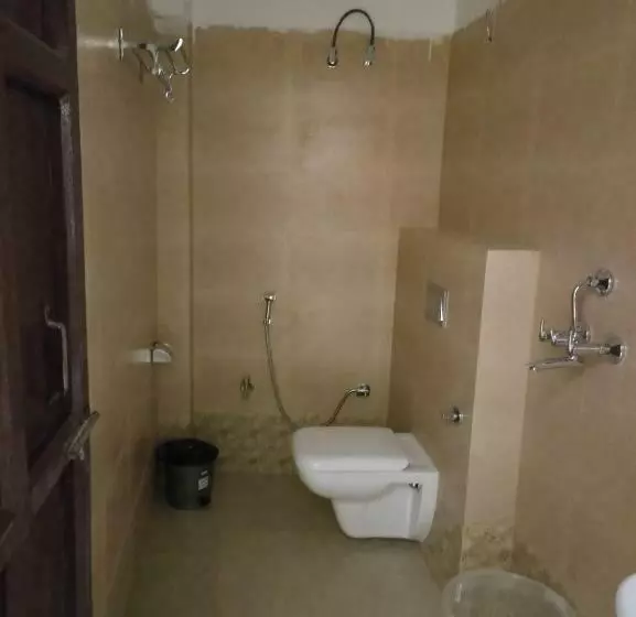 Tatsat Hostel