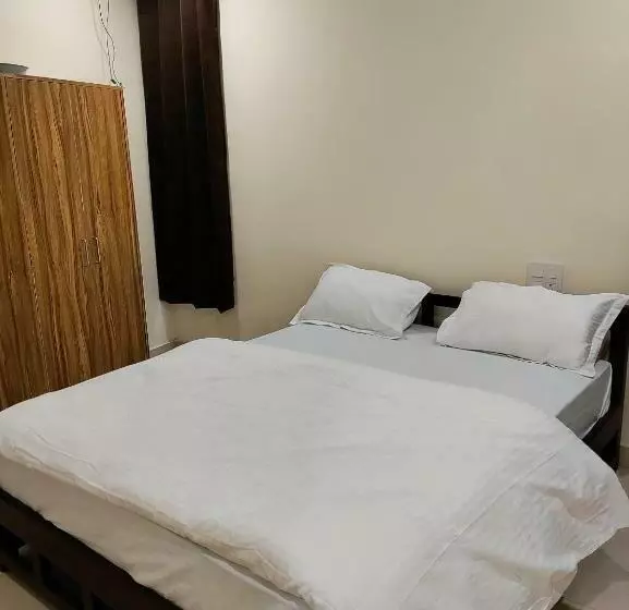 Tatsat Hostel