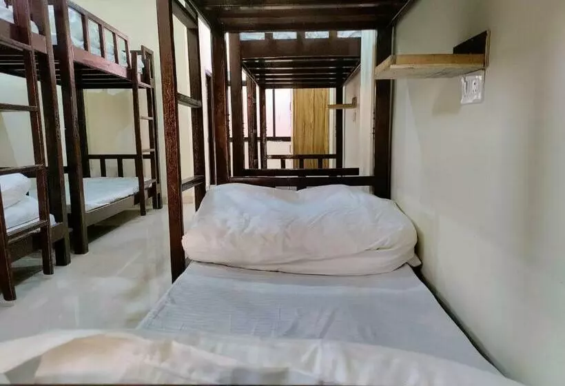 Tatsat Hostel
