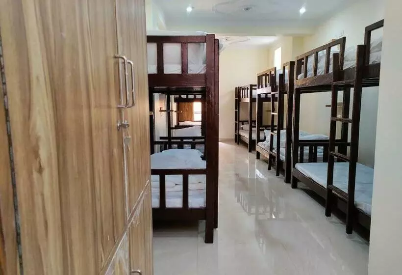 Tatsat Hostel