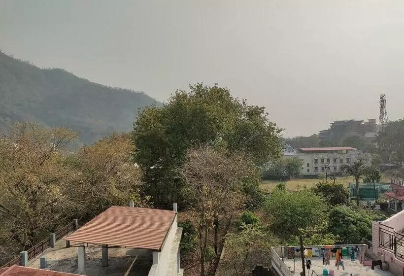 Tatsat Hostel