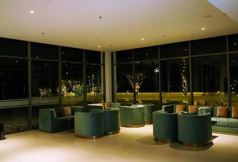 Ark Hotel And Convention Centre