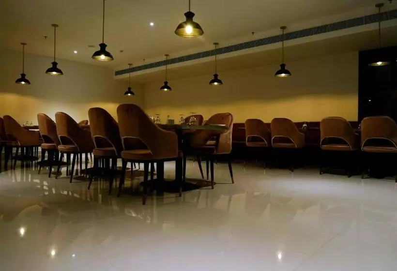 Ark Hotel And Convention Centre