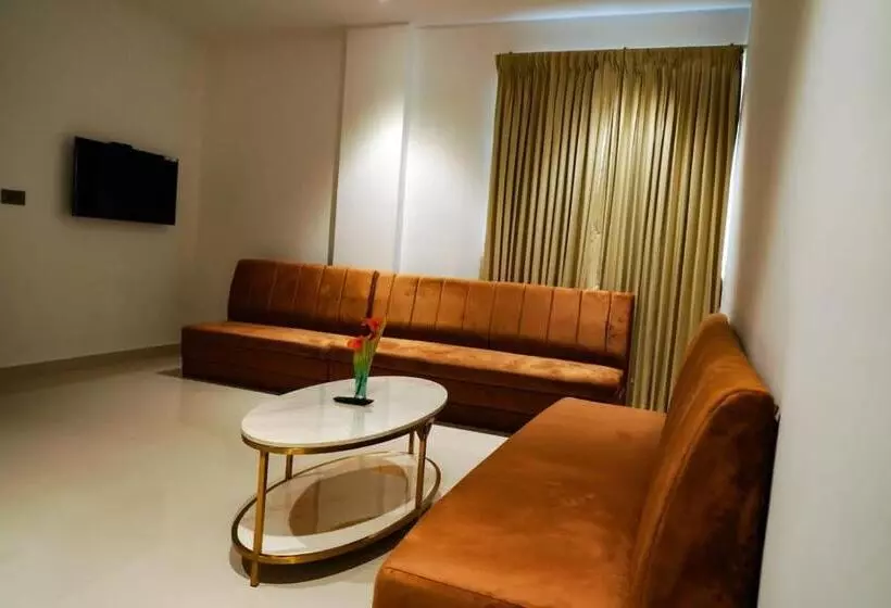 Ark Hotel And Convention Centre