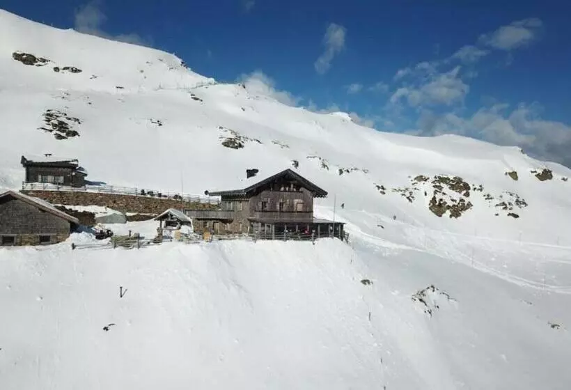 Aamiaismajoitus (B&B) Almgasthaus Flecknerhütte