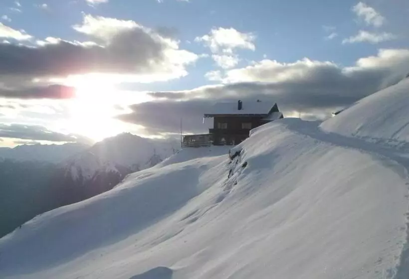 Aamiaismajoitus (B&B) Almgasthaus Flecknerhütte