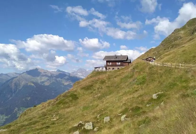 Aamiaismajoitus (B&B) Almgasthaus Flecknerhütte