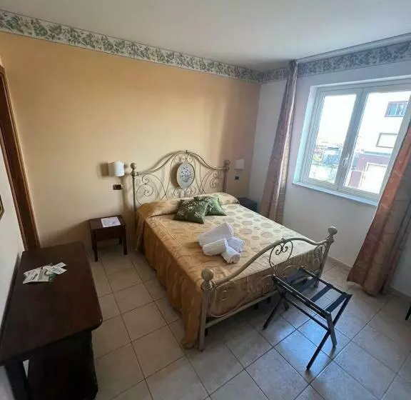 تختخواب و صبحانه Carlo V   Holiday Rooms