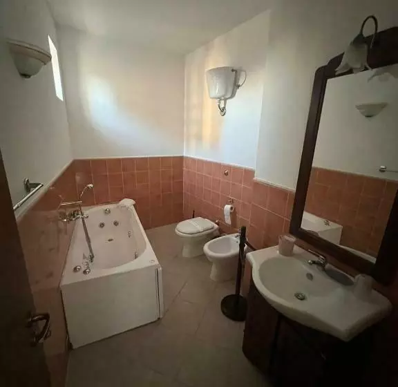 تختخواب و صبحانه Carlo V   Holiday Rooms