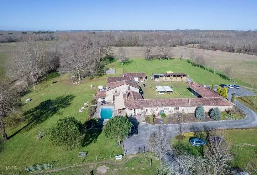 Aamiaismajoitus (B&B) Domaine Castetbieilh