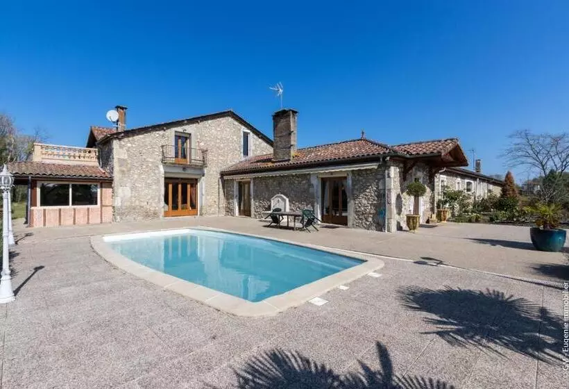 Aamiaismajoitus (B&B) Domaine Castetbieilh