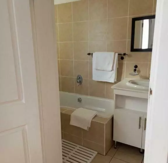 تختخواب و صبحانه Innes Road Durban Accommodation Private Double Room With Private Bathroom