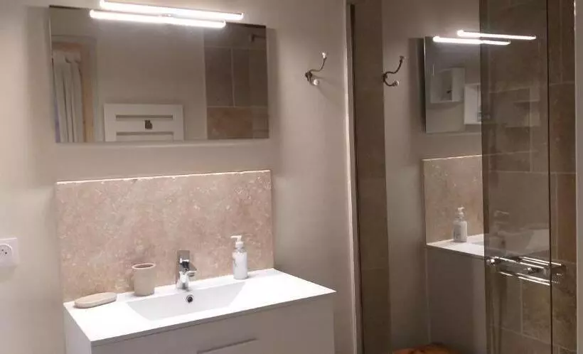 Aamiaismajoitus (B&B) Suite De Charme Dans Une Maison Charentaise