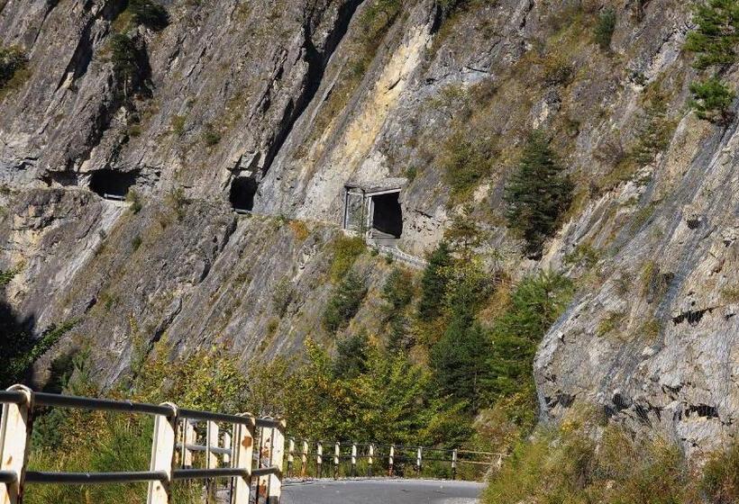 ホテル Pensione Albergo Diffuso Ceaglio Valle Maira