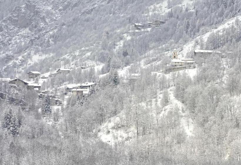 ホテル Pensione Albergo Diffuso Ceaglio Valle Maira