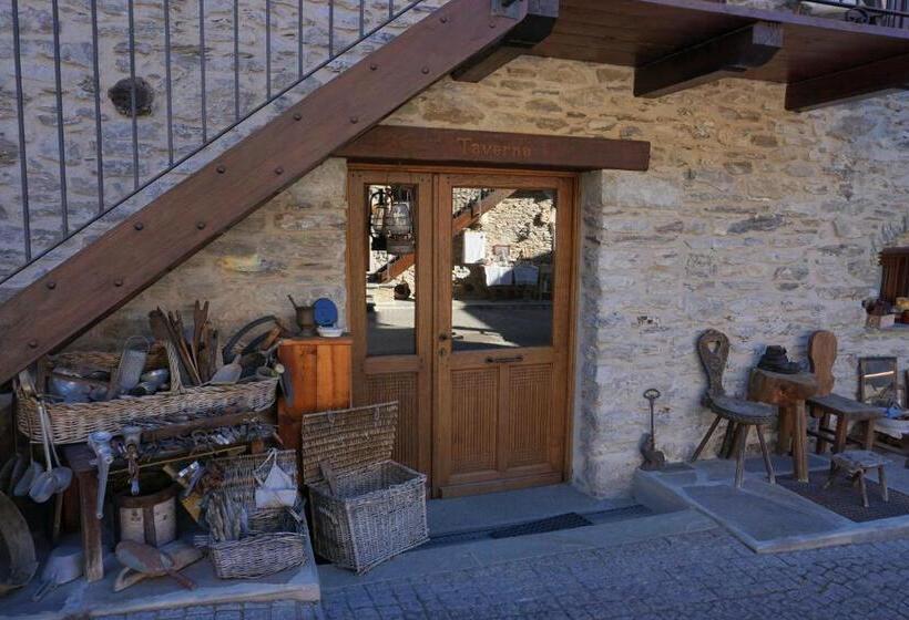 ホテル Pensione Albergo Diffuso Ceaglio Valle Maira