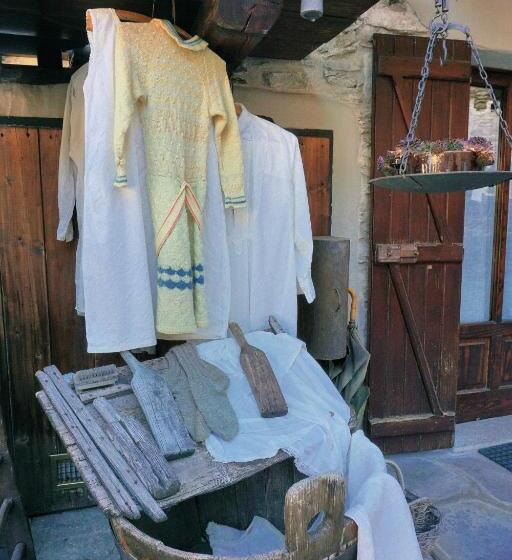 ホテル Pensione Albergo Diffuso Ceaglio Valle Maira