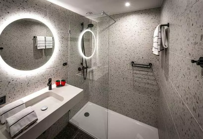 هتل Loginn  Augsburg