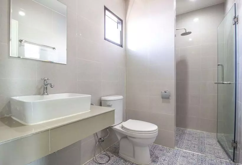 هتل Is Am Are Stay Boutique