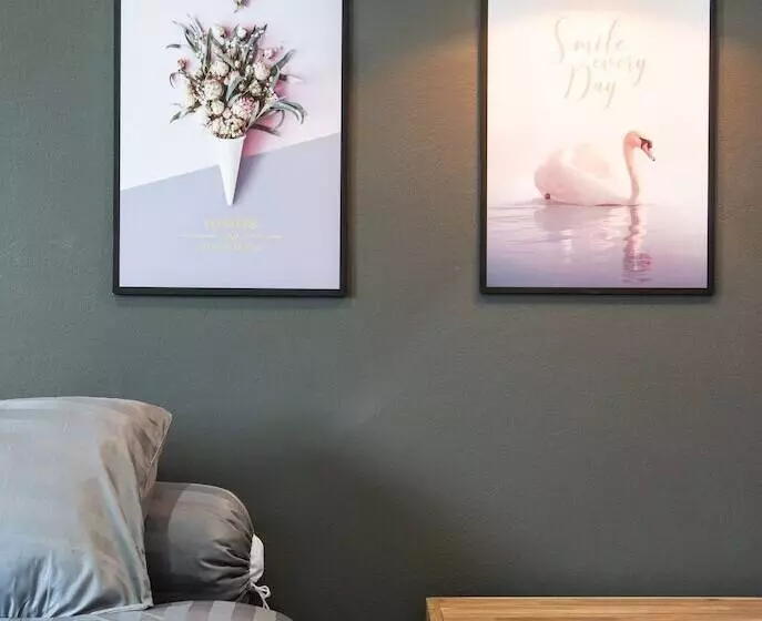 هتل Is Am Are Stay Boutique