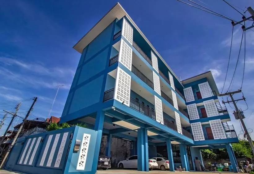 هتل Is Am Are Stay Boutique