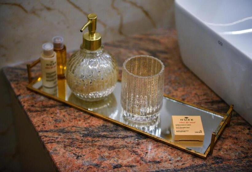 هتل Rose Boutique