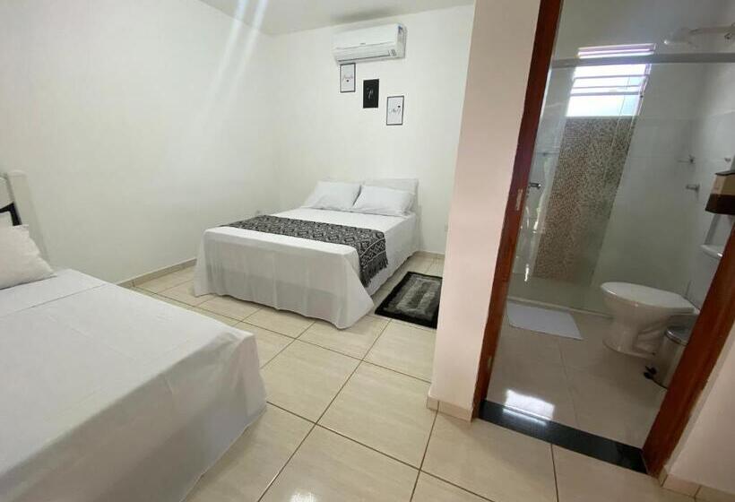 ペンション Família Busca Pé