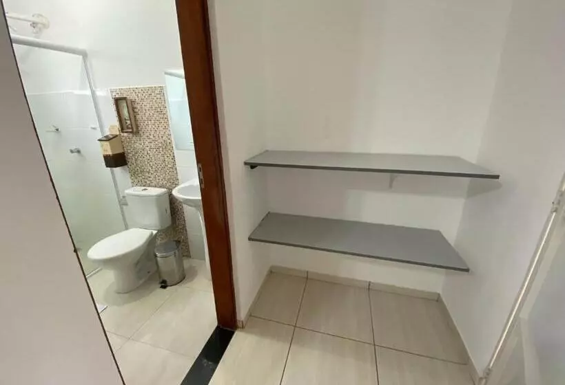 Majatalo Família Busca Pé