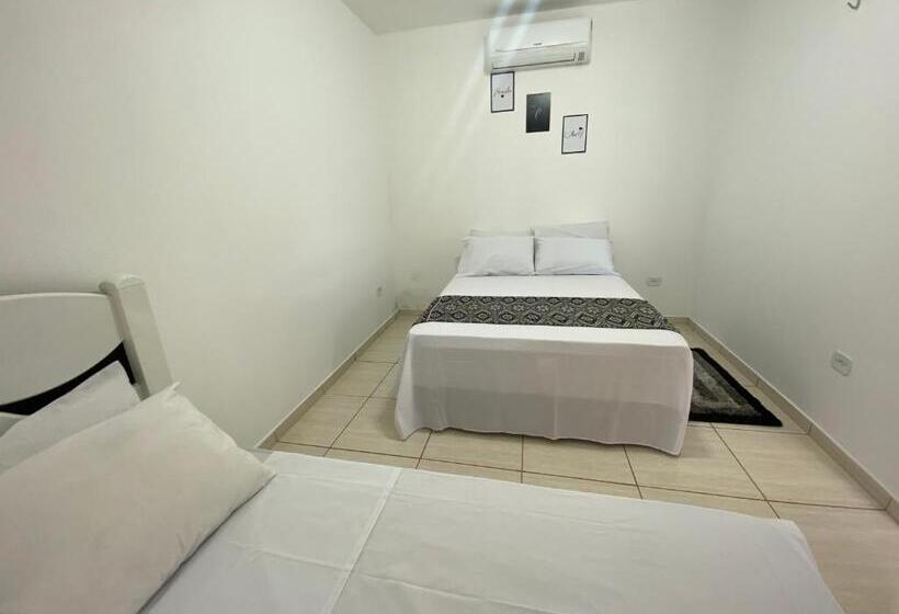 ペンション Família Busca Pé