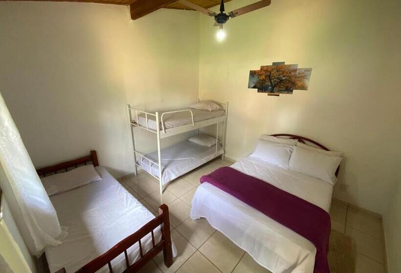 ペンション Família Busca Pé