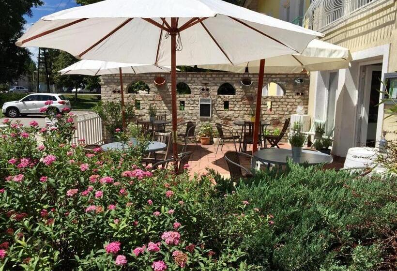 펜션 Hencz Vendégház