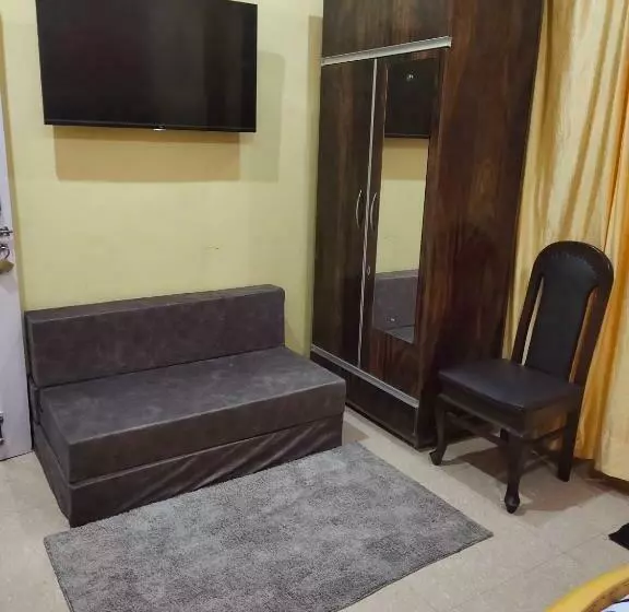 ペンション Oyo Home 85620 Abhishek Homestay