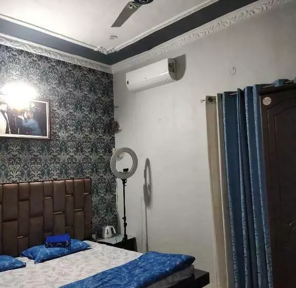 ペンション Oyo Home 85620 Abhishek Homestay