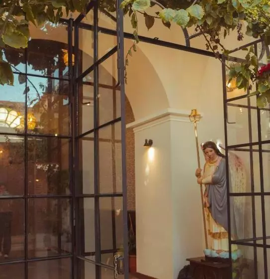 پانسیون San Juan Suites
