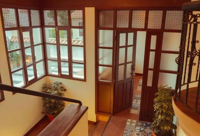 پانسیون San Juan Suites