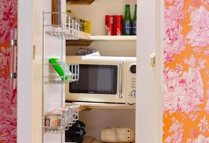 ベッドアンドブレックファースト Flo S Atelier   Family Studio Note Studio Is Adjacent To Flo S Apartment