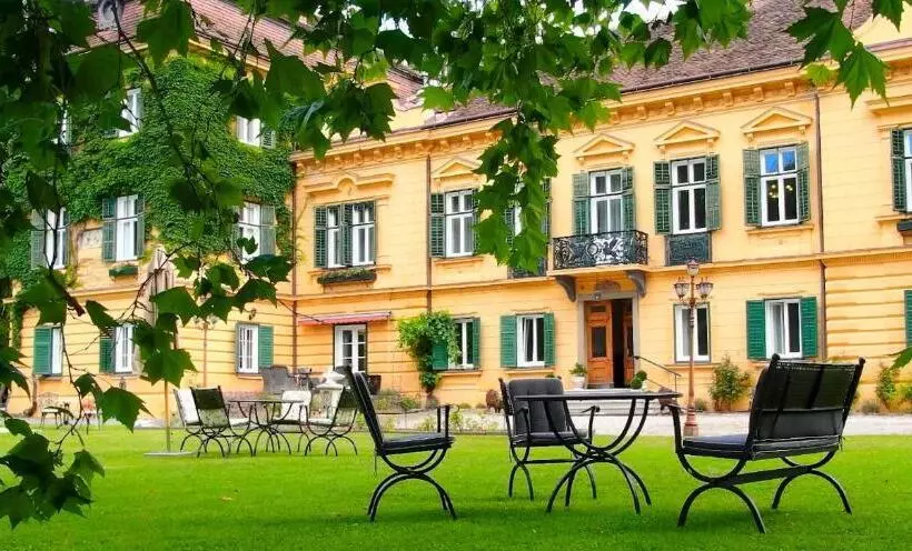 ベッドアンドブレックファースト Palais Kneissl