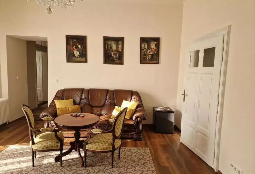 ベッドアンドブレックファースト Palais Kneissl