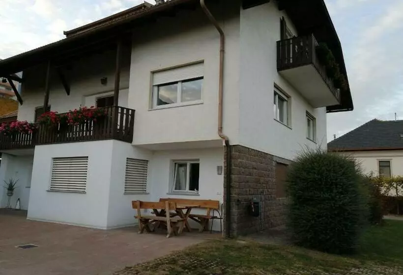 هتل Haus Ebner Eppan An Der Weinstraße St Pauls