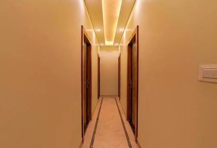 Fabhotel Super 3 Premium