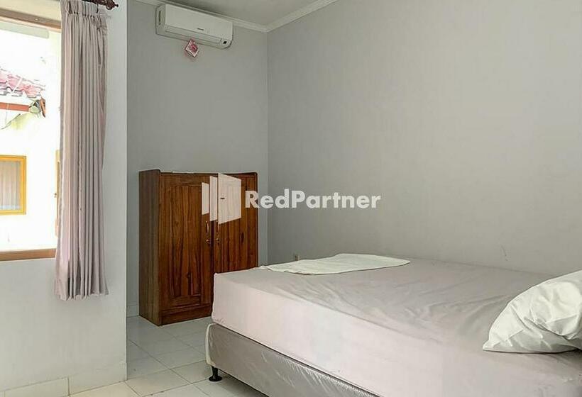 בית מלון כפרי Kembang Matahari Homestay Renon Redpartner