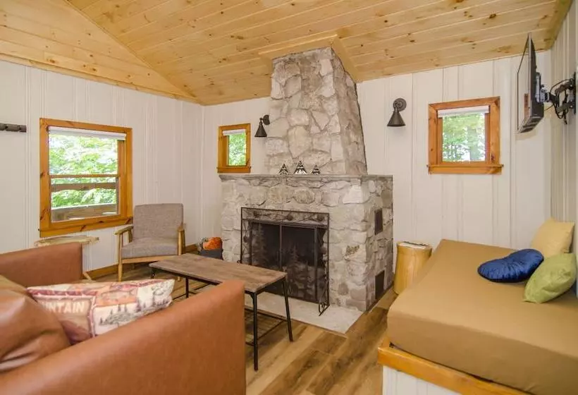 Hotelli Mountain Lake Cottages