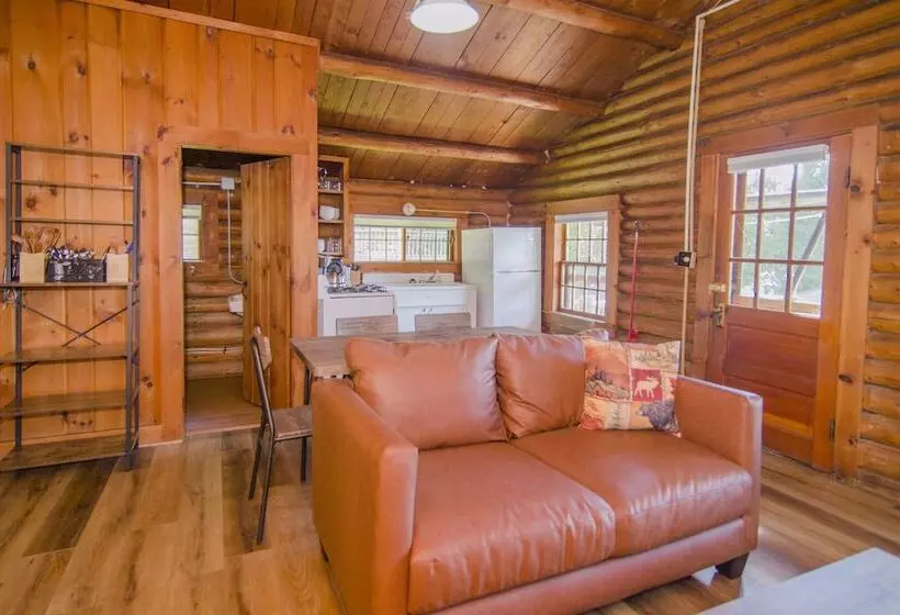 Hotelli Mountain Lake Cottages