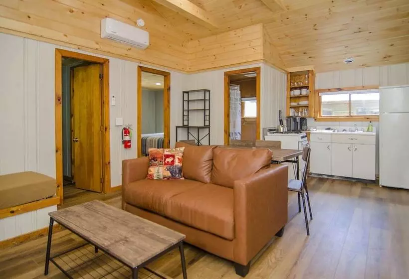 Hotelli Mountain Lake Cottages