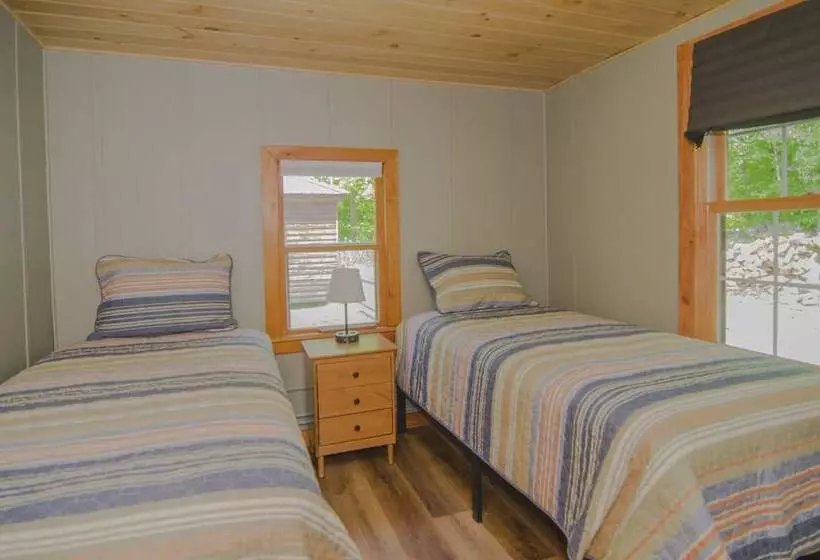 Hotelli Mountain Lake Cottages