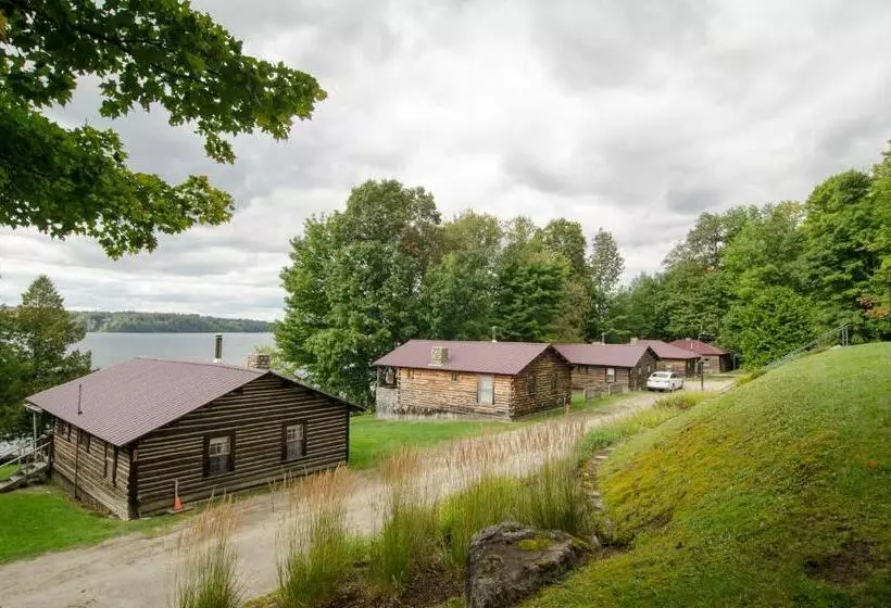Hotelli Mountain Lake Cottages